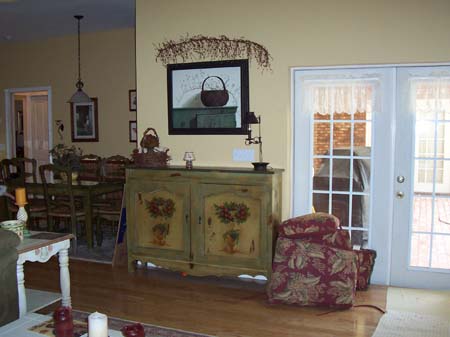 Family room w french doors to pool